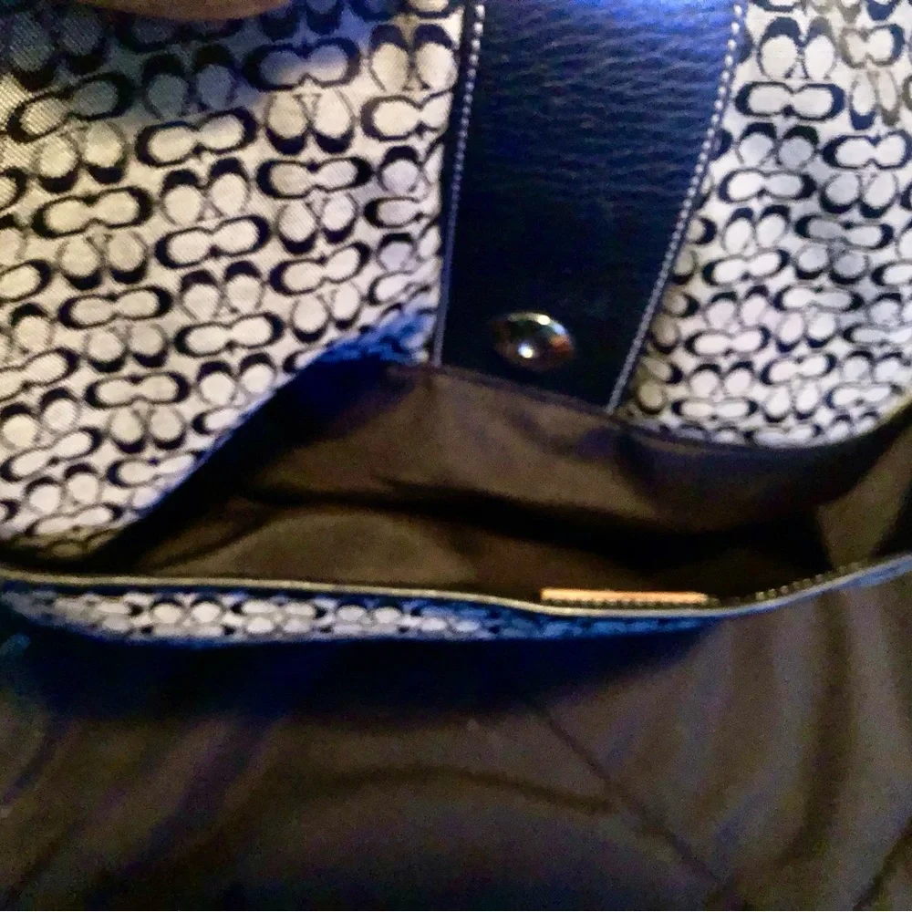 Coach Signature Canvas Messenger Bag in Black and Grey